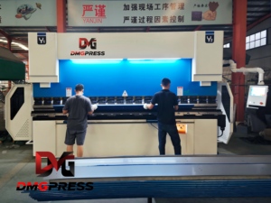 DMG WE67K Servo elettroidraulico 4 + 16 + 1 asse pressa freno con regolatore CT12 CNC piegatrice per SS CS MS - Product Image 2