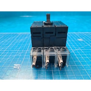 Protecteur de circuit magnétique Fuji CP33E/15D, utilisé comme pièce détachée pour équipement semi-conducteur d'époque - Product Image 4