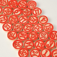 Vente en gros de 90 pièces de jeu de bingo en bois à face unique avec marqueur à poignée en plastique pour un marquage efficace du bingo