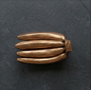 BRASS BANANA BUNCH - Sculpture Moderne en Bronze Métallique en Forme de Bouquet de Bananes - Figurine Décorative en Métal (15,5 CM X 9 CM X 11 CM) - Product Image 3