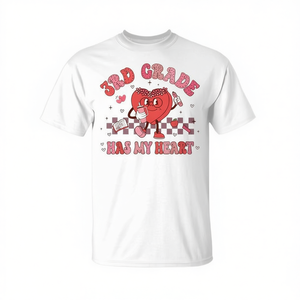 Camiseta de San Valentín para Maestros de Tercer Grado con la frase "Has Mi Corazón", Ideal para Promociones - Product Image 2