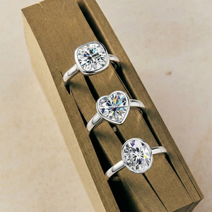 Bague en argent sterling 925 avec moissanite ovale en forme de cœur de 2 carats, sertie en bézel, bijoux tendance en argent sterling 925 - Product Image 2