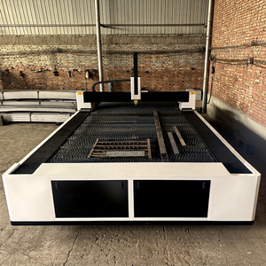 Machine de découpe laser à fibre CNC industrielle 3000W 1500x3000mm pour tôles et plaques en acier au carbone, découpe de précision - Product Image 1