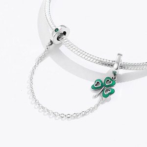 จี้เงินแท้ S925 รูปใบโคลเวอร์สี่แฉก - สร้อยข้อมือแบบใหม่พร้อมสายนิรภัย ขายส่ง เครื่องประดับ DIY สำหรับผู้หญิง - Product Image 4