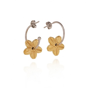 Boucles d'oreilles rotatives en forme de fleur de pêcher plaquées or 18 carats pour femmes, élégantes et multifonctionnelles - Product Image 1