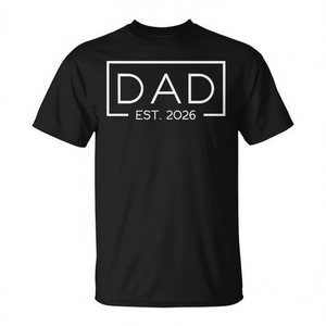 T-shirt da uomo Dad Est 2026 in cotone nero con scollo rotondo e maniche corte, regalo per la paternità - Product Image 2