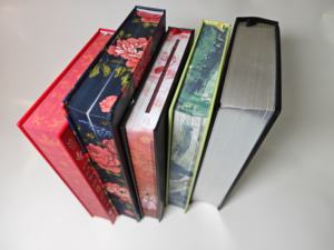 บริการการพิมพ์แผ่นฟอยล์สีทองแบบพ่นพิมพ์ออฟเซ็ตพิมพ์ปกแข็งปรับแต่งได้ - Product Image 4