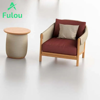 Fauteuil pivotant de club en teck massif pour extérieur, idéal pour hôtels modernes, jardins, résistant à l'eau, rembourré en mousse, confortable pour salon et cour.