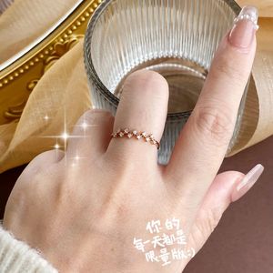 Bijoux fins Xinfly, bague ondulée en or pur 18 carats de haute qualité avec diamant naturel de 0,09 ct - Product Image 2