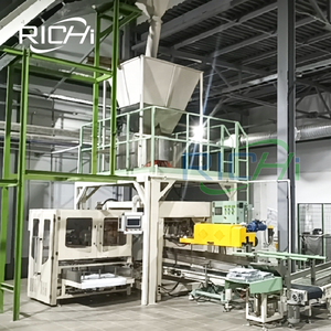 Machine d'emballage de granulés RICHI - Machine d'emballage de granulés de bois pour sacs de 15 kg, à économie d'énergie - Product Image 1