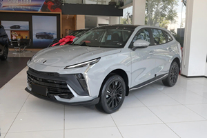 Dongfeng Forthing T5 EVO 1.5TD DCT Veicolo Familiare Compatto a Benzina Usato Economico 5 Posti con Guida a Sinistra Prezzo Auto - Product Image 2