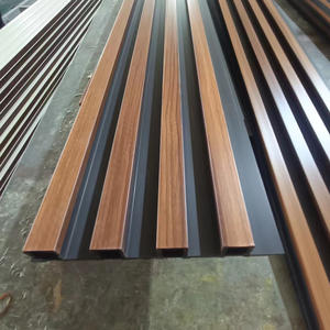 Vente en gros Panneau mural cannelé en bois WPC à moitié recouvert utilisé pour la décoration murale intérieure - Product Image 3