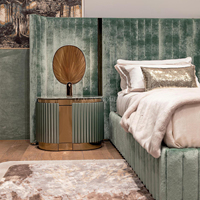 Cadre de lit de luxe italien haut de gamme, design de luxe, ensemble de chambre à coucher Queen, tête de lit en bois, rembourrage en tissu moderne