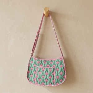 Nuevo Bolso Bandolera Floral Ligero en Colores Rosa y Verde, Ecológico, Suave y Duradero, de Algodón, con Correa Ajustable para el Hombro - Product Image 3