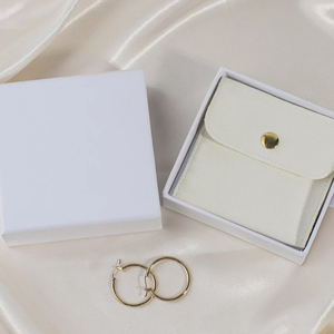 Boîte d'emballage cadeau coulissante de luxe en gros avec estampage à chaud, vernis UV localisé, logo personnalisé noir imprimé, feuille d'or pour parfum et bijoux - Product Image 2