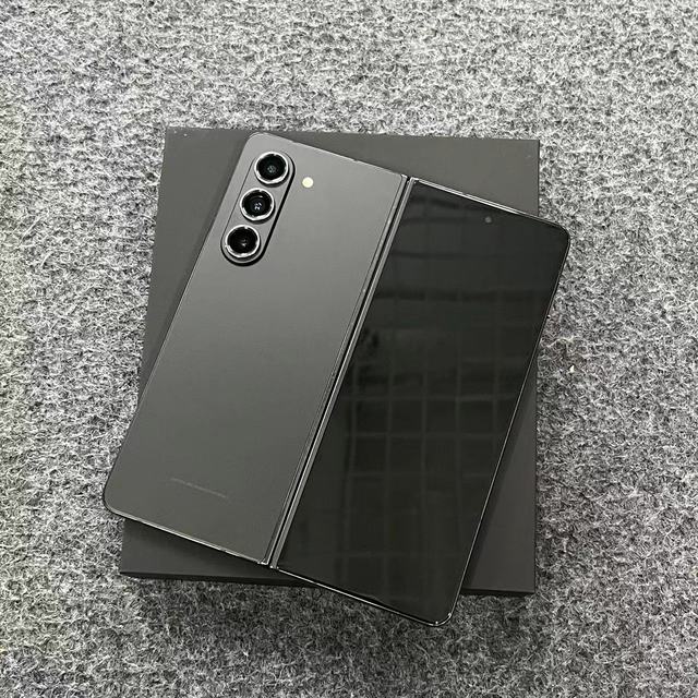 Wholesale Original Galaxy ZFold 5 256g 512g Android System Folding Phone Used Mobile Phone 5g Smartphone