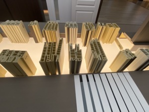 Wasserdichte WPC-Haustür mit Polymerrahmen, CE-Zertifiziert, Hochfest, Umweltfreundlich, Termitensicher, Modern für Küche, Schlafzimmer und Wohnbereich - Product Image 2