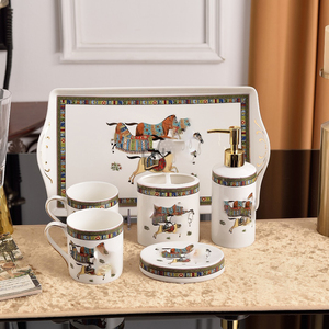 Nordic Luxury Horse Pattern Juego de baño de 6 piezas Colección de accesorios Premium con descuento - Product Image 2