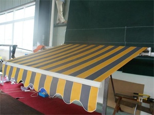 2*1.5m完全オープン型オーニング屋外マニュアルガーデンキャノピーサンシェードバルコニーパティオ引き込み式オーニングアルミ合金 - Product Image 3