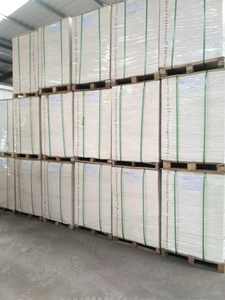 Venta al por mayor 700x1000mm Matt Cast Coated C2S Semi-<span class=keywords><strong>Gloss</strong></span> Art Paper Woodfree 70x100cm para proyectos de pegatinas artísticas - Product Image 6