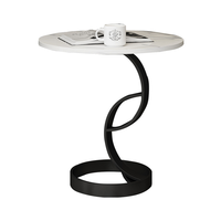 Table basse moderne en métal au design industriel pour salon de villa, mobilier durable pour usage domestique