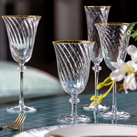 Ensemble de verrerie en cristal de luxe avec bordure dorée, flûtes à champagne, verres à vin rouge et blanc, gobelets, verres à pied pour mariage, hôtel, restaurant