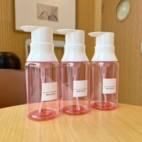 Bouteille pompe moussante en PET rose de 300 ml avec impression sérigraphique pour bain moussant et emballage de produits moussants