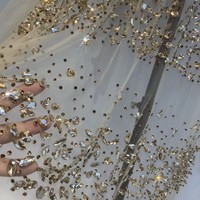 Tissu en tulle rayé de luxe avec perles et strass lourds pour robe de mariée et costume de scène