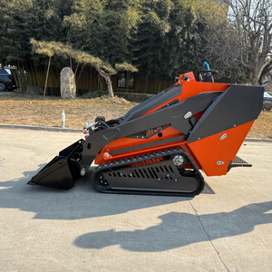 Chargeuse compacte sur chenilles CE/EPA avec godet, trancheuse et charrue rotative - Product Image 6