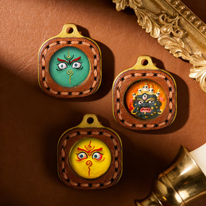 จี้หนังลายทังก้าขนาดเล็ก วาดด้วยมือ ลายพระเจ้าแห่งโชคลาภสีเหลืองที่ห้า พร้อมเทพผู้พิทักษ์ทั้งแปด เสริมดวงโชคลาภ - Product Image 6