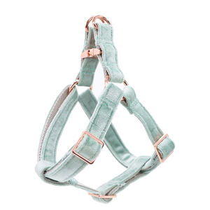 Harnais réglable de luxe personnalisable en velours Teddy pour chiot Harnais pour chien personnalisé rouge - Product Image 3