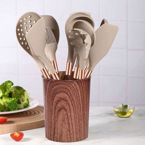 Ensemble d'ustensiles de cuisine en bois grainé, 12 pièces, antiadhésifs, antidérapants, avec manches plaqués or anti-brûlure - Product Image 6