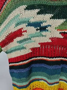 Suéter informal tejido a mano de lana 100% multicolor vibrante con rayas llamativas patrones abstractos en tonos de joya terrosa logotipo frontal - Product Image 3