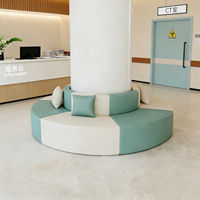 Canapé et tabourets incurvés créatifs pour enrouler les colonnes, design irrégulier pour les réceptions et les salons dans les maternelles et les halls d'accueil