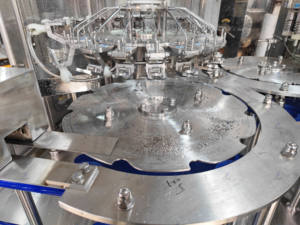 Máquina <span class=keywords><strong>de</strong></span> Llenado <span class=keywords><strong>de</strong></span> Bebidas, Embotelladora 3 en 1, Máquina Automática Integrada <span class=keywords><strong>de</strong></span> Lavado, Llenado y Tapado <span class=keywords><strong>de</strong></span> Botellas PET para Plantas <span class=keywords><strong>de</strong></span> Agua - Product Image 3