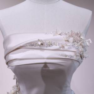 Soldes de <span class=keywords><strong>grande</strong></span> envergure : Robes de mariée haut de gamme, styles développés en interne par l'usine, robes de soirée <span class=keywords><strong>pas</strong></span> chères sans bretelles, coupe trapèze avec traîne chapelle - Product Image 2