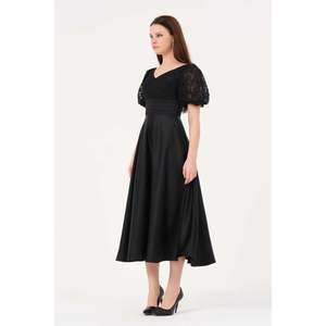 Top Básico Negro Sólido para Mujer DANS, Corte Regular, Disponible en Tallas Europeas 38-42, Cómodo para Uso Diario - Product Image 2