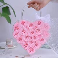 Seau de roses éternelles luxueuses faites à la main en forme de cœur avec cadenas d'amour – Rose éternelle pour la Saint-Valentin et cadeau pour la fête des Mères