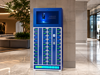 Armario de Almacenamiento Móvil Inteligente de 40 Puertas con Pantalla Publicitaria, Resistente a la Intemperie, Ecológico y de Autoservicio para Carga de Teléfonos