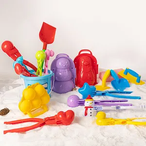 批发儿童冬季塑料沙滩沙模玩具雪球夹玩具儿童雪人雪球夹制造商游戏玩具套装