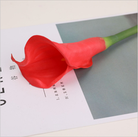 Real Touch Medium Calla Lily Fleurs décoratives artificielles Matériau PU pour la décoration de la maison