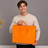 Sac cadeau en papier kraft simple, biodégradable et personnalisable, sac de shopping pour vêtements, sac fourre-tout avec corde côtelée, emballage avec ruban, carton blanc personnalisé