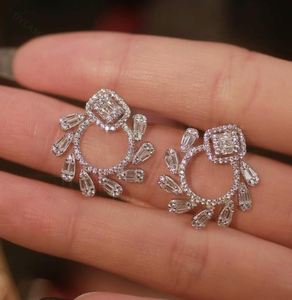 Pendientes de Aro de Plata S925 Dylam Trendy con Forma de Sol Divergente y Diamantes Pavé Baguette de Circonita Cúbica AAAAA - Product Image 6