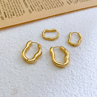 Bijoux tendance en acier inoxydable 316L Boucles d'oreilles de luxe en coquillage plaqué or 18 carats Boucles d'oreilles pour femmes en acier chirurgical géométrique pour dames