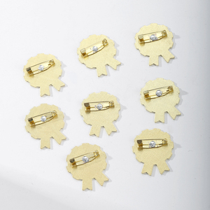 Épingles en métal en vrac pour enfants, rosettes <span class=keywords><strong>de</strong></span> récompense, épingles émaillées, badges <span class=keywords><strong>de</strong></span> reconnaissance pour étudiants, broches métalliques pour événements scolaires - Product Image 3