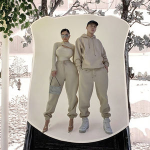 2026 Conjunto de Sudadera con capucha de dos piezas de invierno personalizado para mujer con adornos de letras y cristales Joggers largos de fitness y pantalones de chándal - Product Image 3