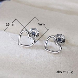 Orecchini coreani minimalisti a forma di cuore cavo, regalo romantico di San Valentino per le donne - Product Image 3
