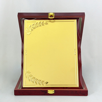 Boîte en bois rouge de forme rectangulaire avec plaque dorée, plaques de certificat, récompenses, plaque en bois personnalisée, récompenses MH-T332