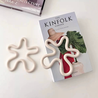 Nouveaux sous-verres en silicone de style nordique, inaltérables, utilisables comme supports géométriques abstraits pour plantes suspendues et sous-verres isolants pour la maison