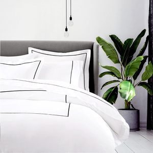 Juego de Ropa de Cama de Lujo para Hotel, Tamaño Queen, 100% Algodón Blanco, Bordado, Incluye Funda Nórdica y 2 Fundas de Almohada - Product Image 3